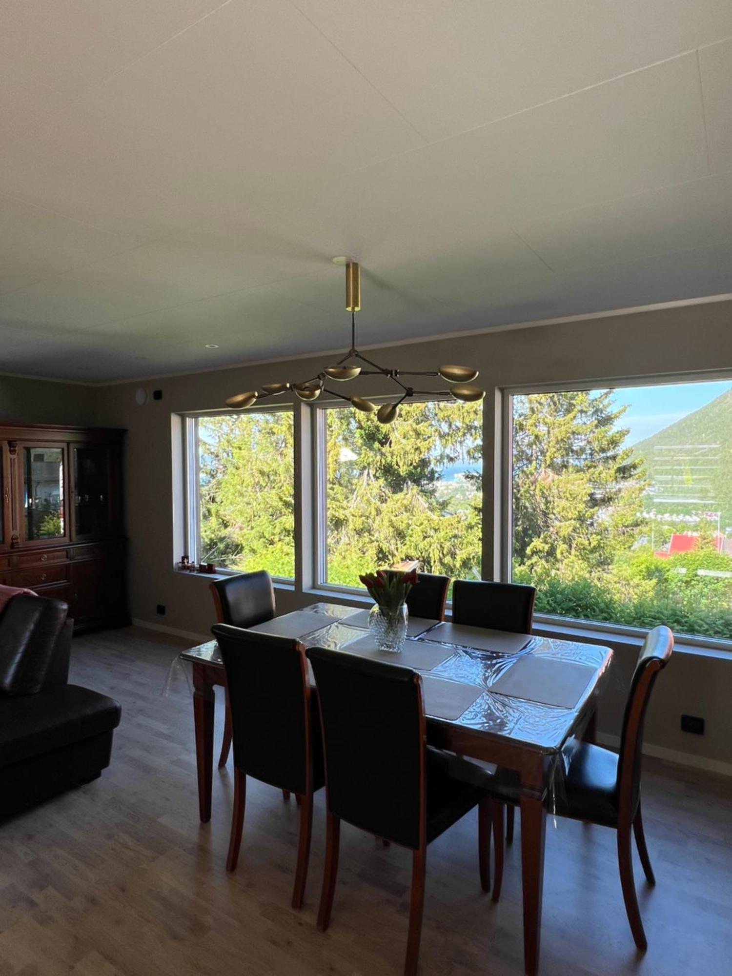 Arctic With Free Parking Apartment Tromso